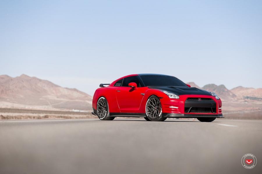  Nissan GT-R on Vossen Wheels (S17-01) 2017 года  (фото 3 из 8)